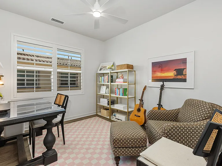 805 Blackstone Dr — Photo 15