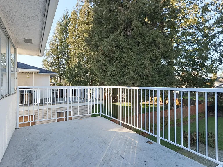 10833 85a Ave — Photo 15