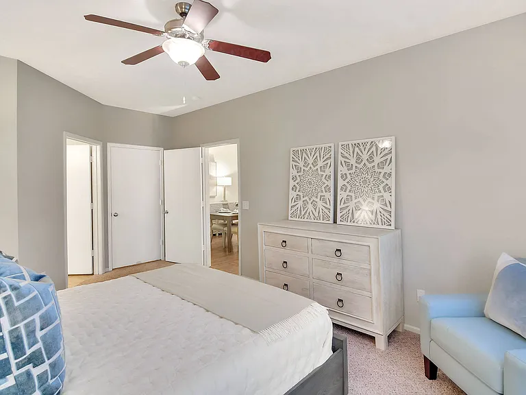 Ashford Place Apartment Homes — Photo 8