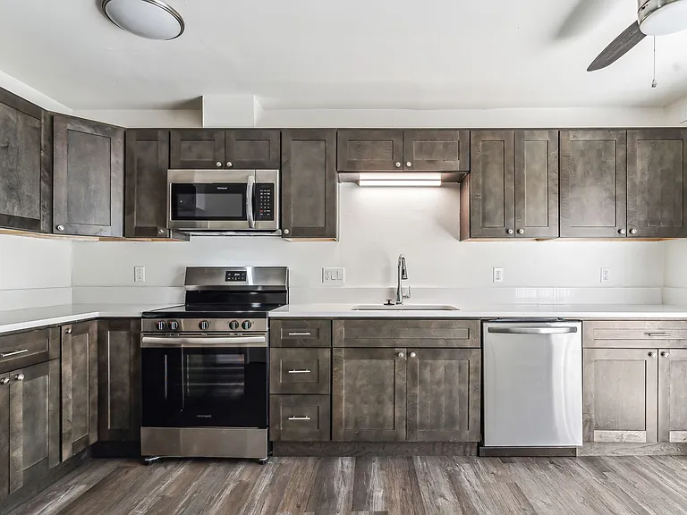 Midland Apartments — Photo 1