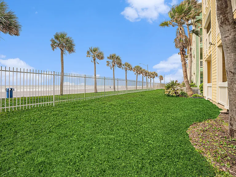7000 Seawall Blvd #1011 — Photo 15