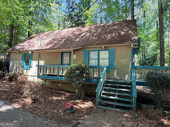 2nd image of 106 Chalet Cir