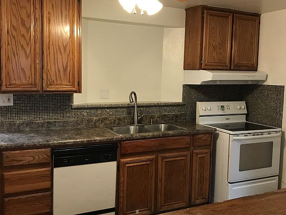 3rd image of 2311 W Willow Ln