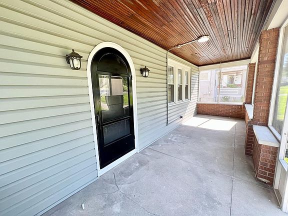 4th image of 4944 Western Hills Ave