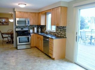 941 Gristmill Rdg, Webster, NY 14580