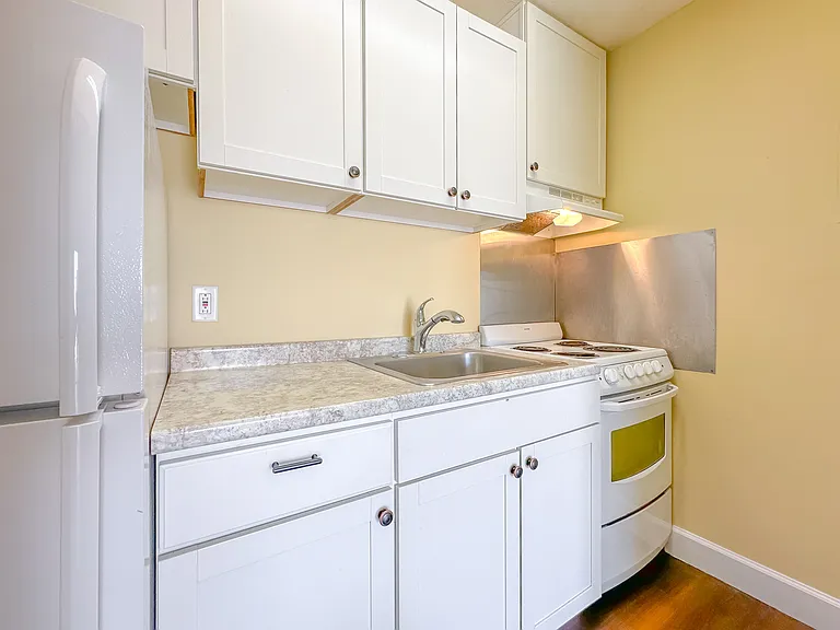 2241 W Pensacola St #27 — Photo 9