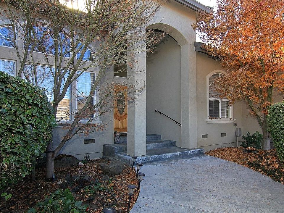 1st image of 825 Paullus Dr