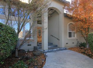 825 Paullus Dr, Hollister, CA 95023
