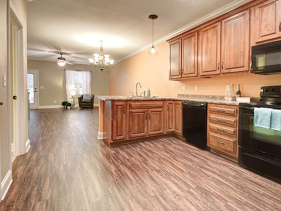 4th image of 6803 Village Lake Cir