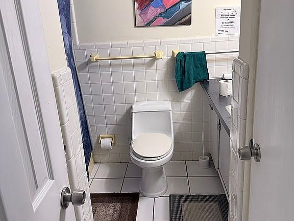 5th image of 6031 Dartmouth Dr