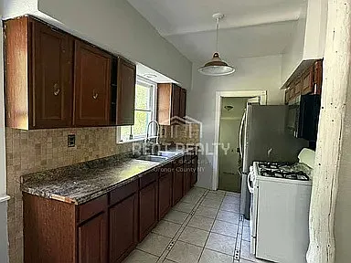 12 Falkirk Ave #1 — Photo 4