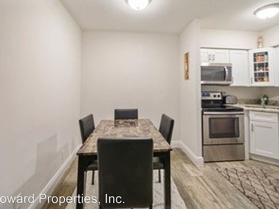 4th image of 823 SE 14th St APT 3