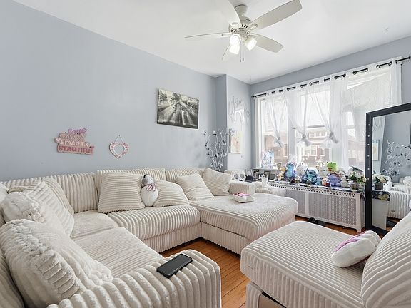 2nd image of 3116 W 53rd Pl