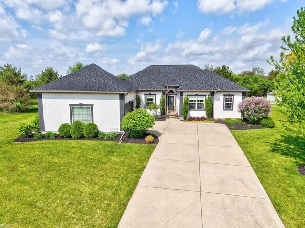 9484 Aspen View Dr, Grand Blanc, MI 48439