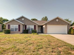 4552 W Bull Run Battle St, Battlefield, MO 65619