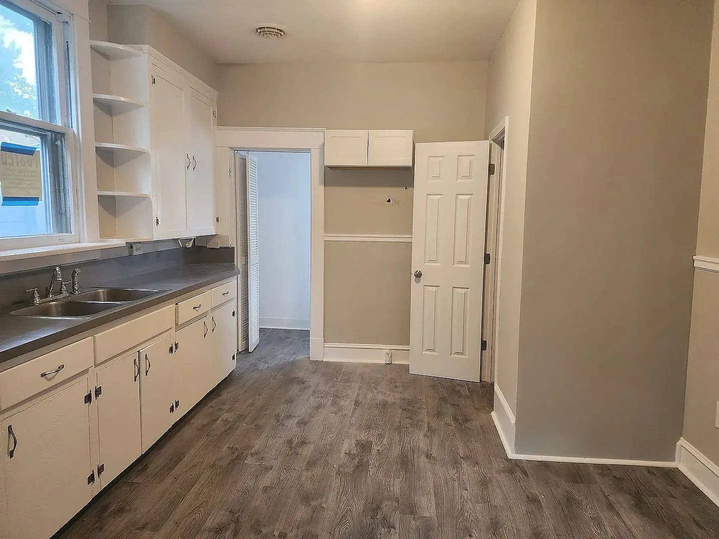 126 N Oak Ave - 126 — Photo 3