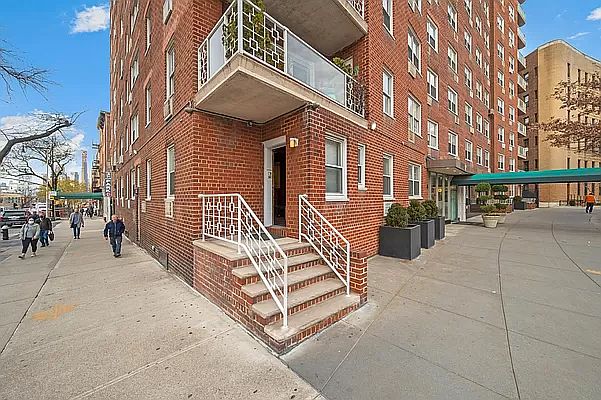 1st image of 10 Plaza St E Suite 1A