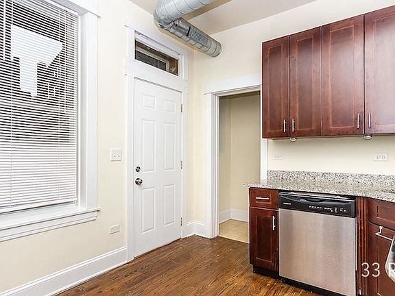 3rd image of 934 N Oakley Blvd #3N