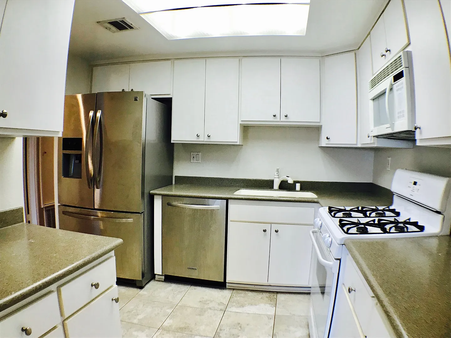 Panoramic Views From Balcony Attached Garage — Photo 4