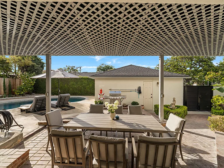 8001 Alverstone Ave — Photo 36