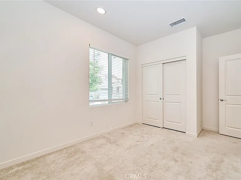 2622 E Embry Ln — Photo 31
