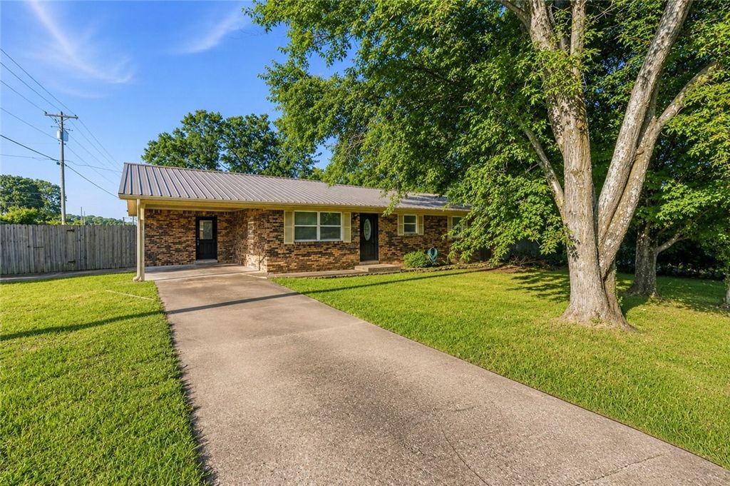 11 Northwood St, West Fork, AR