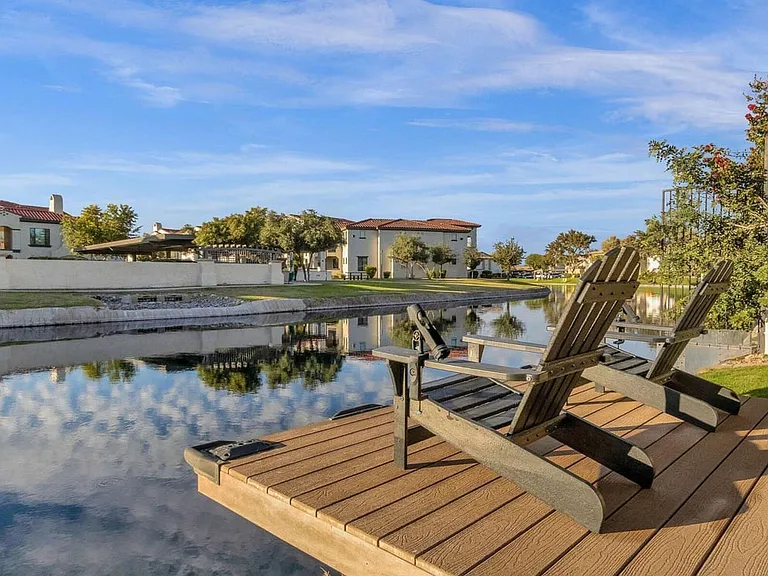3210 S Waterfront Dr — Photo 2