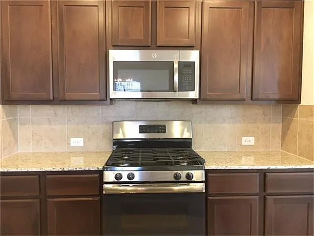 8410 Green Paseo Pl — Photo 27