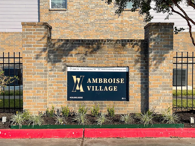 Ambroise Village — Photo 10