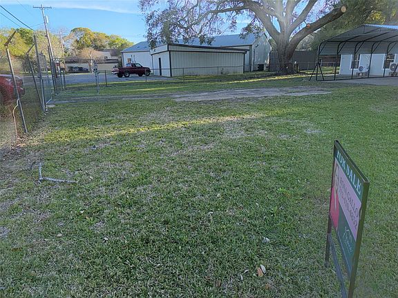 3rd image of 406 S 7th St