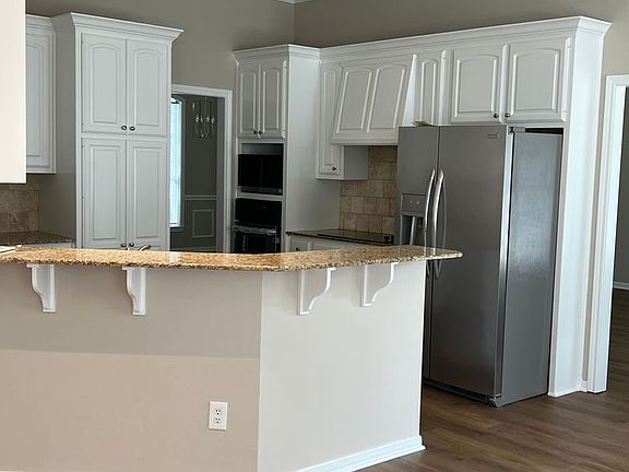5th image of 109 E Chapman Rd