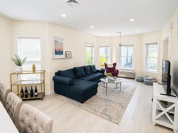 3rd image of 3 Evergreen Ave #3