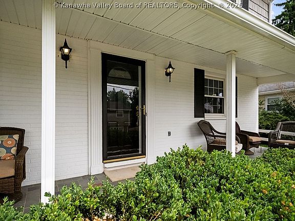 4th image of 851 Carroll Rd