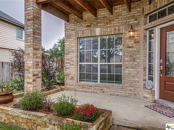 2nd image of 1748 Oakmont Cir