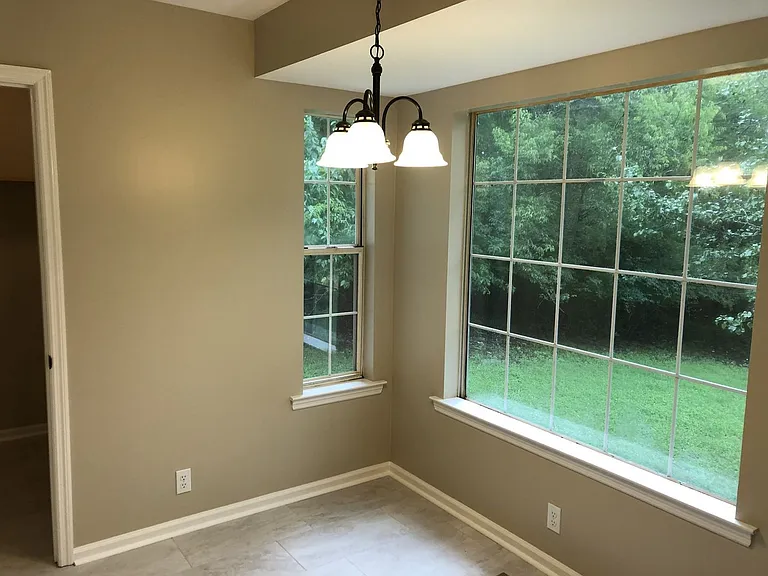 314 Castlewood Dr — Photo 5