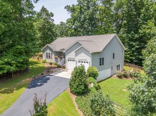 3317 Bluewater Dr, Moneta, VA 24121