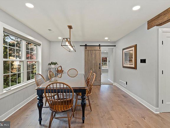 4th image of 501 Potters Ct