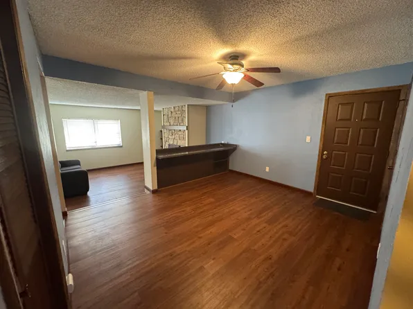 1437 Westbrooke St, Lawrence, KS 66049