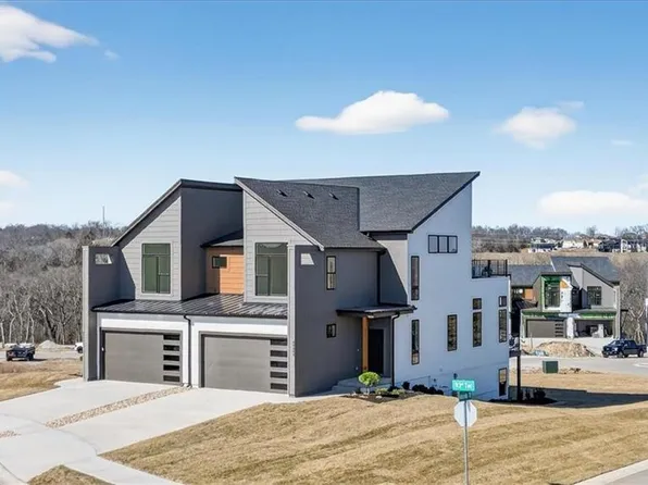 22502 W 93rd Ter, Lenexa, KS 66227