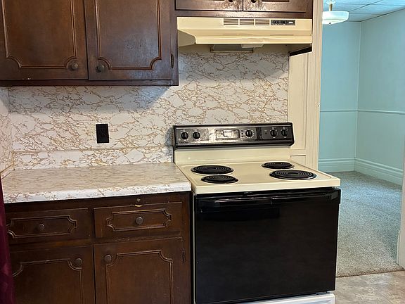 4th image of 748-750 W 4th St #2