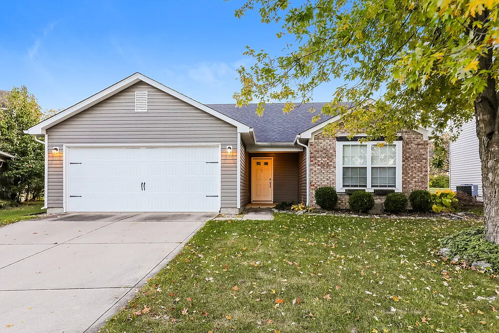 3 bed, 2.0 bath, 1395 sqft, $2,620 — Photo 1
