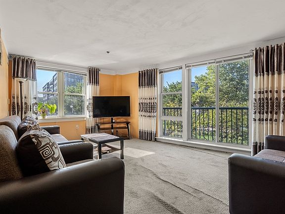 5th image of 113 Sumner St #23