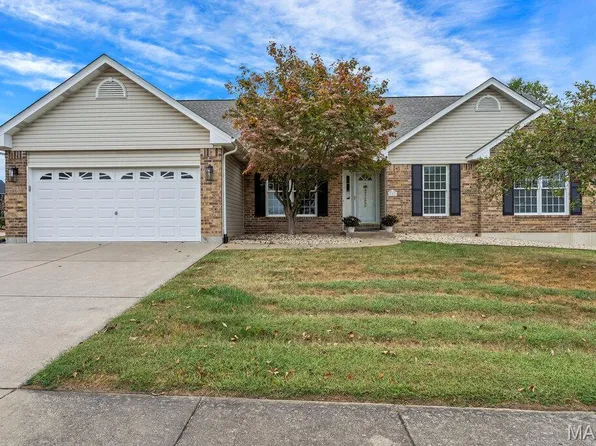 2 Copper Trail Ct, Saint Charles, MO 63301