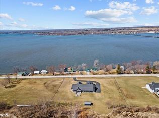 61 Lakewood Dr, Swanton, VT 05488