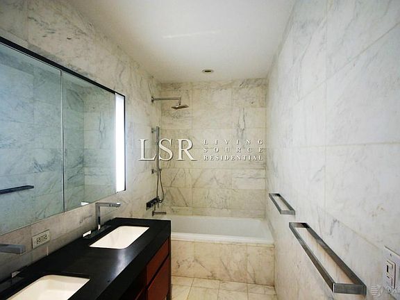 2nd image of 75 Wall St APT 26N