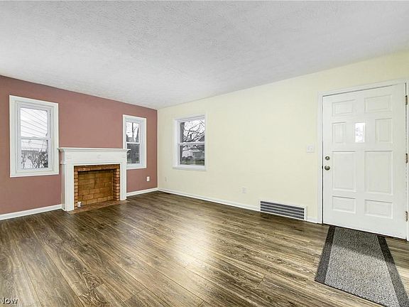 2nd image of 318 Euclid Ave