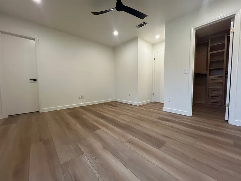 601 N Riverside Dr — Photo 21