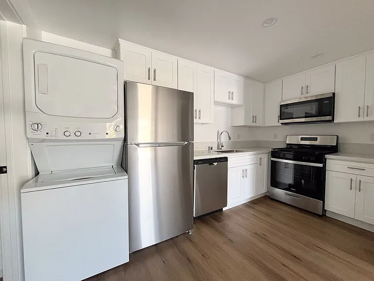 116 N Helberta Ave — Photo 8
