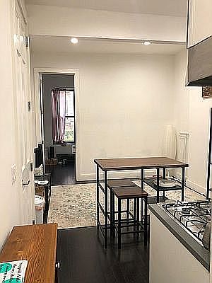 4th image of 611 E 11th St APT 4D
