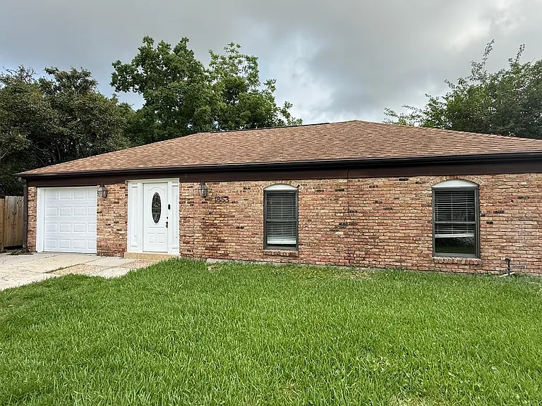 1853 Harvard Ave — Photo 1